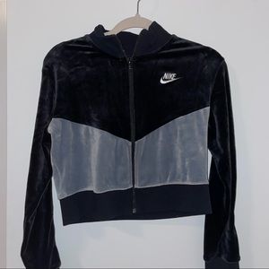 NIKE Cropped Zip up
